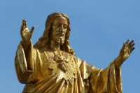 statue of Jesus blessing